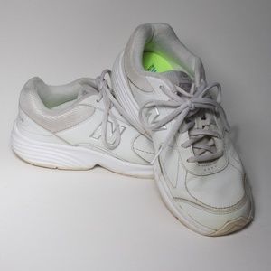 New Balance WW575 V2 Size 8 Women's Walking Shoes
